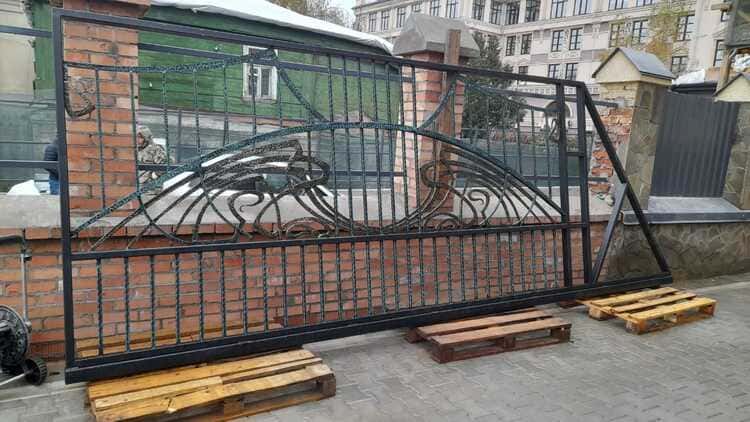 Открывающиеся ворота Москва